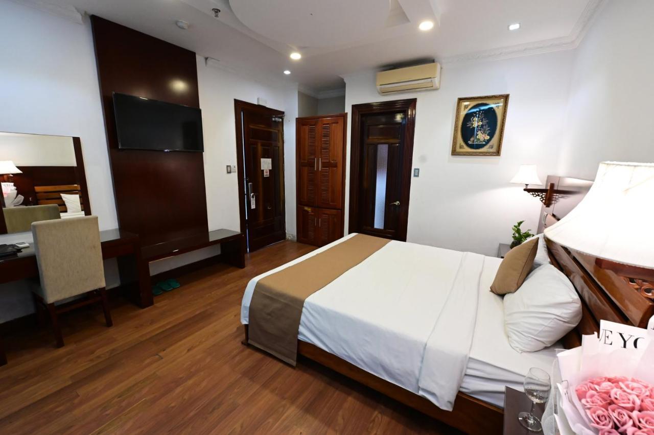 Adina 3 Star Hotel Da Nang Exteriör bild